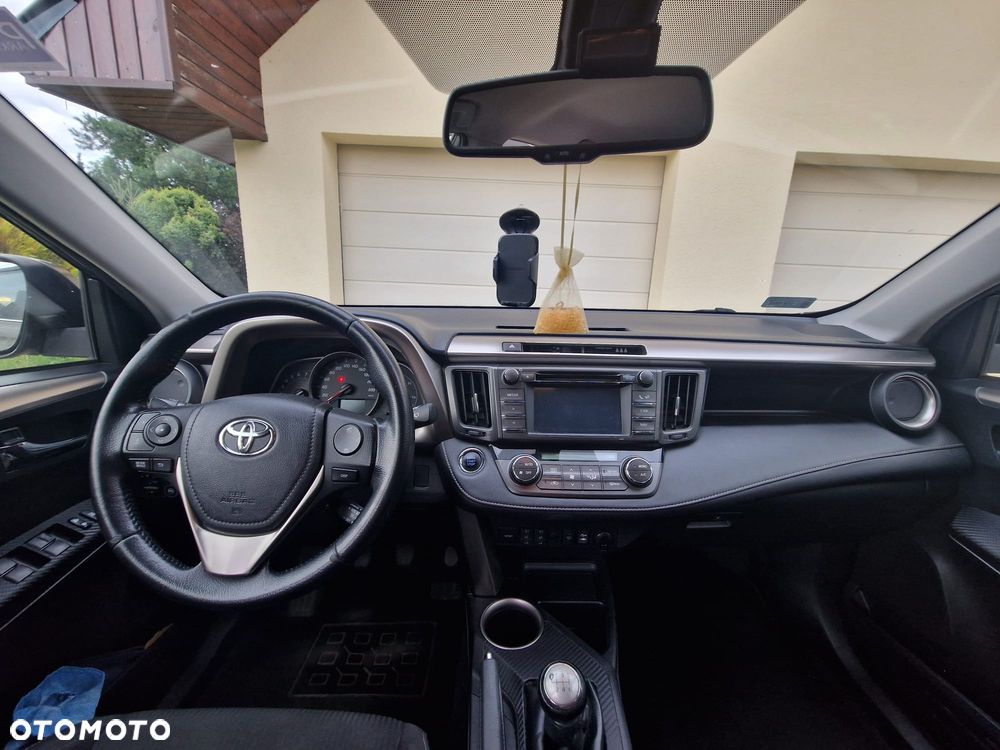 Toyota RAV4 - 8