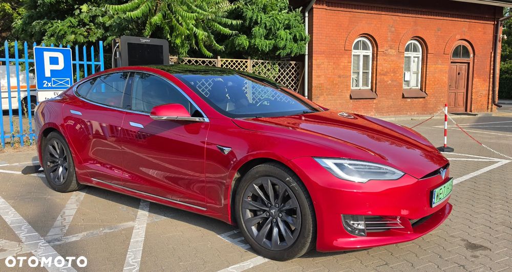 Tesla Model S - 2