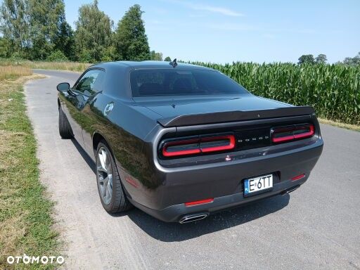 Dodge Challenger - 14