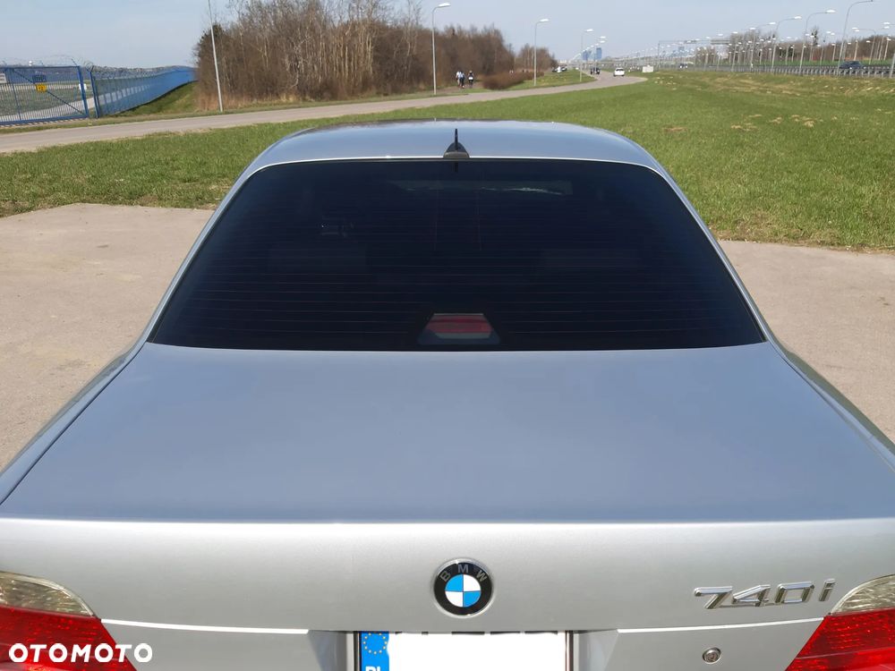 BMW Seria 7 740i - 4
