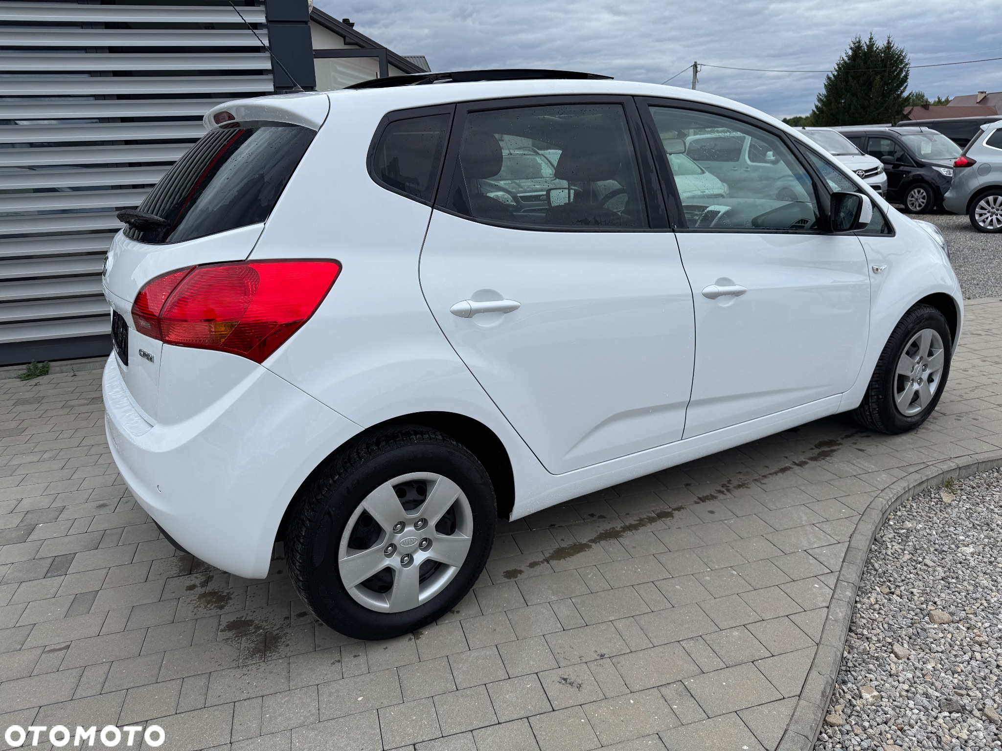 Kia Venga 1.6 CRDi M - 9