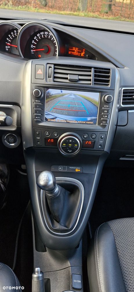 Toyota Verso 1.8 Premium 7os - 12