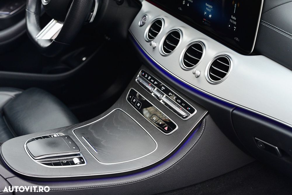 Mercedes-Benz E 300 4MATIC 9G-TRONIC AMG Line - 24