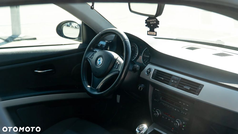 BMW Seria 3 320d - 19