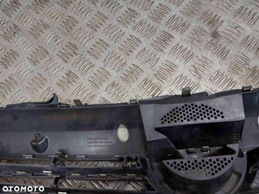 GRILL ATRAPA EMBLEMAT CHROM OPEL ZAFIRA B II LIFT - 7