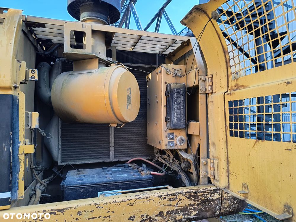 Caterpillar 325 C - 18