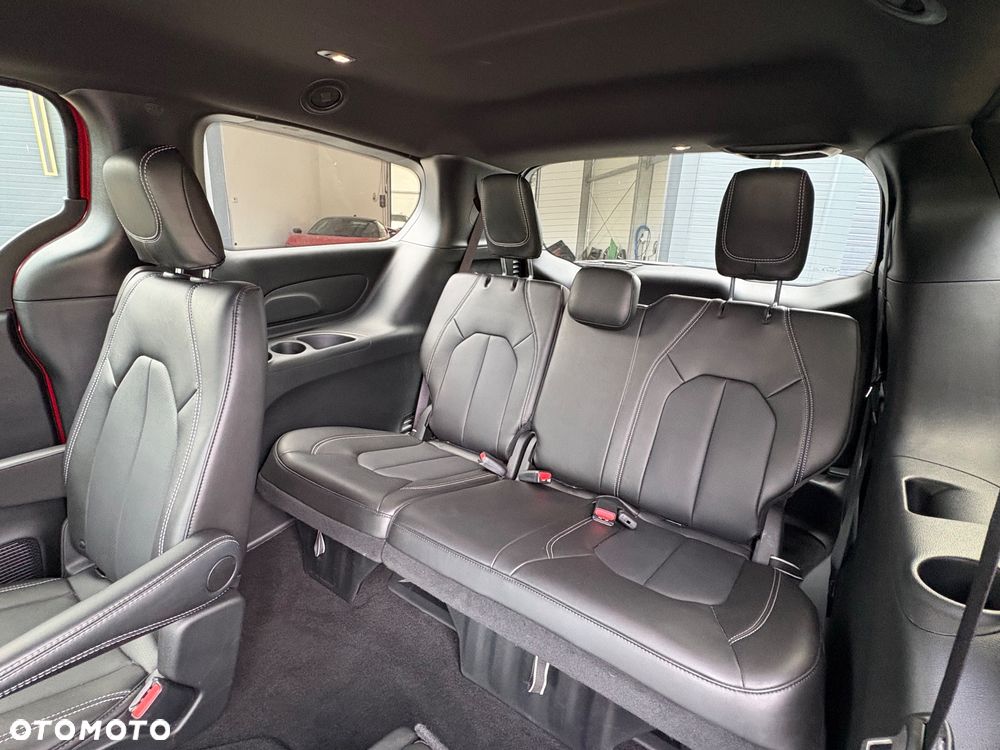 Chrysler Pacifica - 15