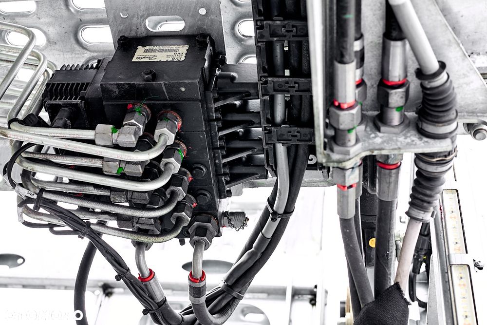 Mercedes-Benz ACTROS - 5