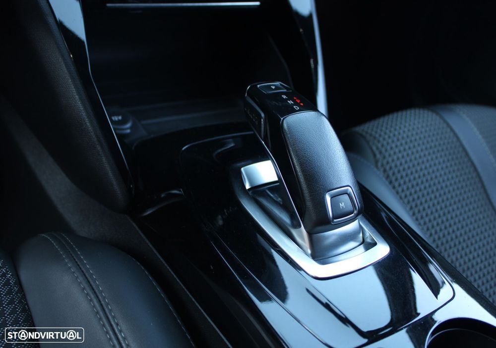 Peugeot 208 1.2 PureTech GT Line EAT8 - 37