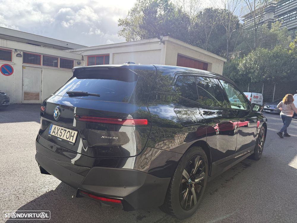BMW iX xDrive 40 Pack Desportivo - 7