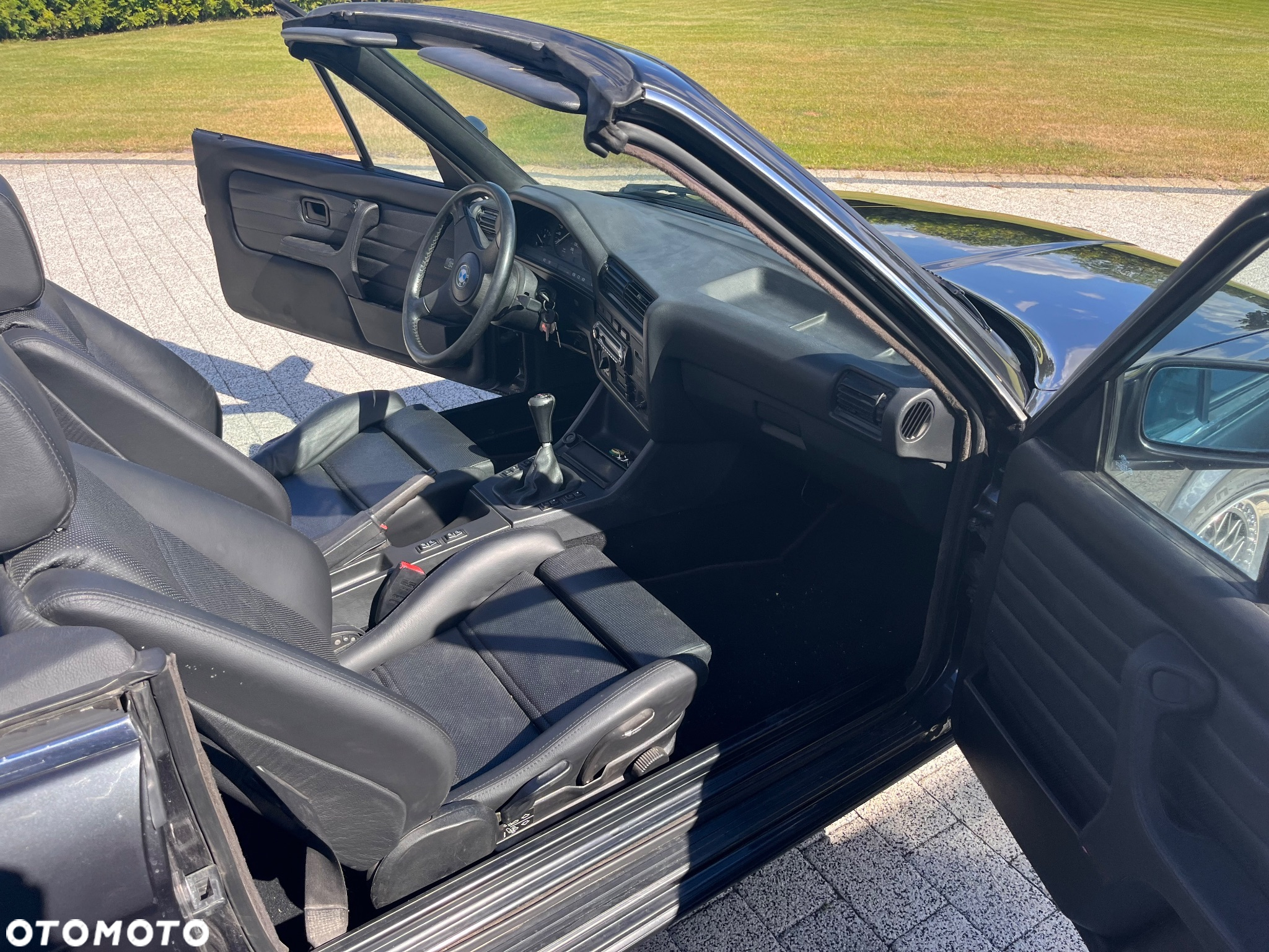BMW Seria 3 325i - 25