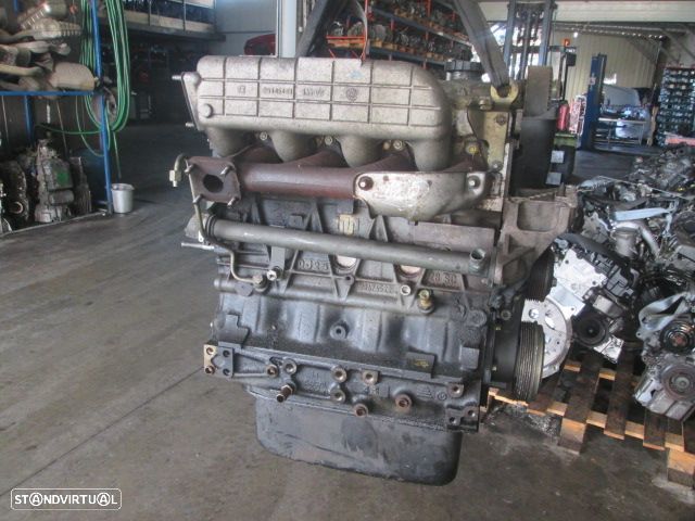 Motor 8140S9W RENAULT TRAFIC 1990 25D - 2
