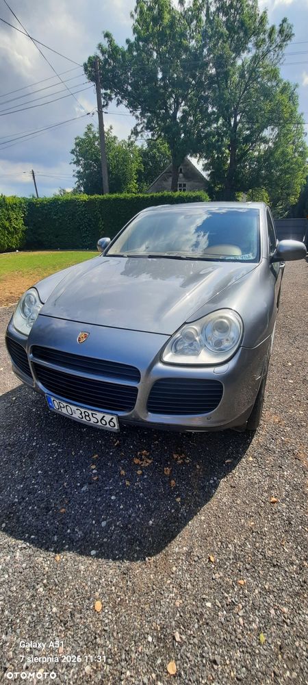 Porsche Cayenne - 2