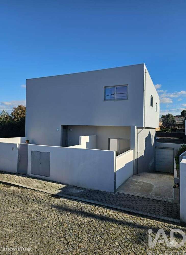 Apartamento T3 em Oliveira do Douro de 120,00 m2 - Grande imagem: 2/28