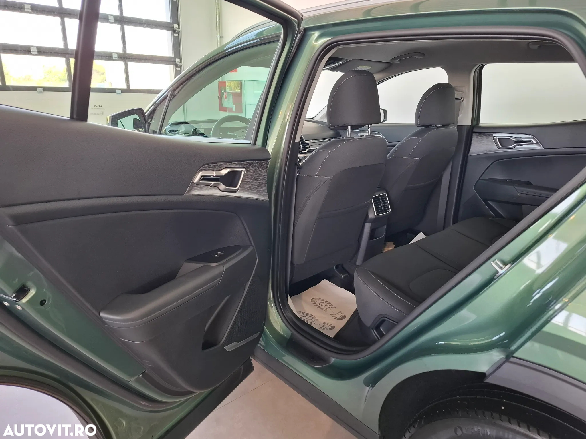 Kia Sportage 1.6 T-GDI 7DCT HP 4x2 MHEV Urban - 34