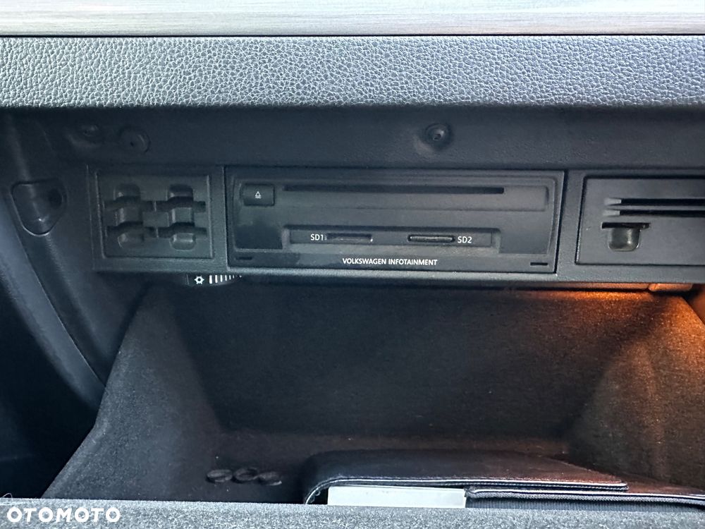 Volkswagen Golf 1.6 TDI BlueMot Comfortline DSG - 24