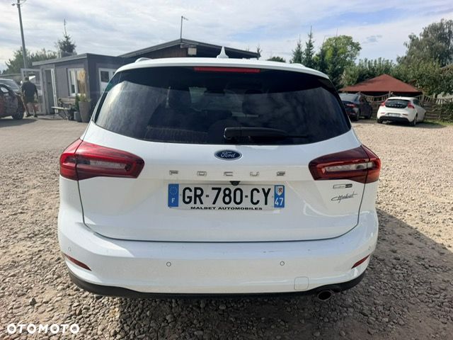 Ford Focus 1.0 EcoBoost Hybrid TITANIUM - 6