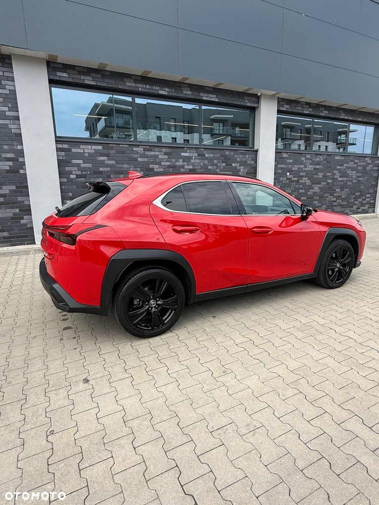 Lexus UX - 5