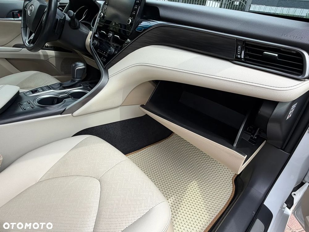 Toyota Camry 2.5 Hybrid Executive CVT - 31