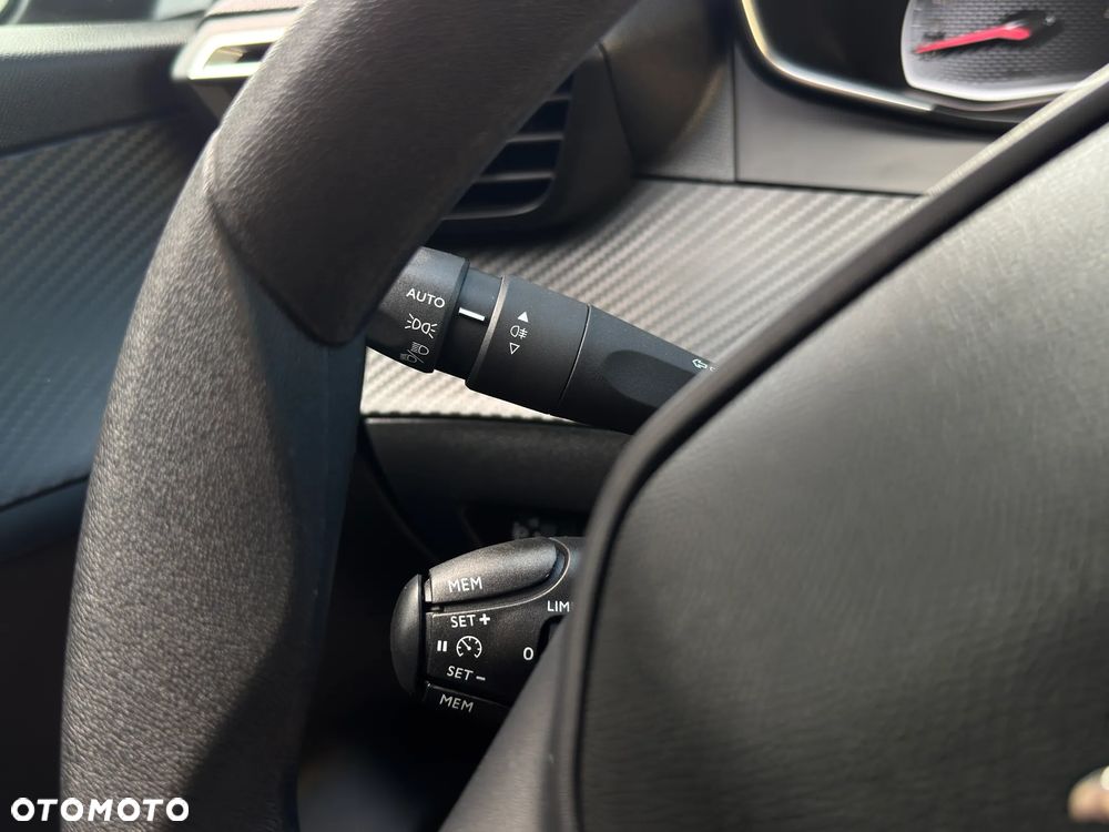 Peugeot 208 1.2 PureTech Like S&S - 26
