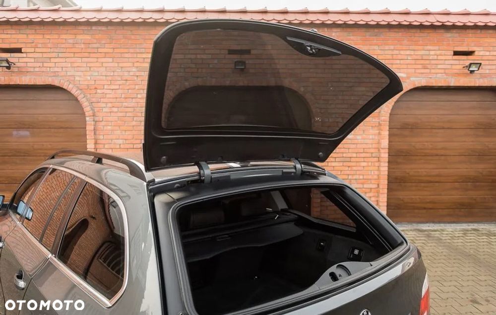 BMW Seria 5 525i - 30