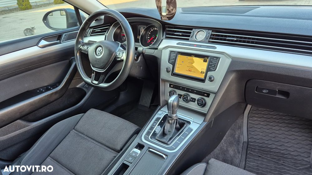 Volkswagen Passat 2.0 TDI DSG (BlueMotion Technology) Comfortline - 12