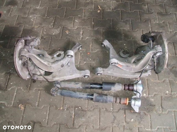 AUDI Q5 8R zawieszenie tył zwrotnica piasta wahacz