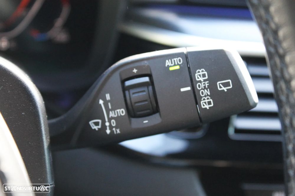 BMW 540 d xDrive Pack Desportivo M Auto - 34