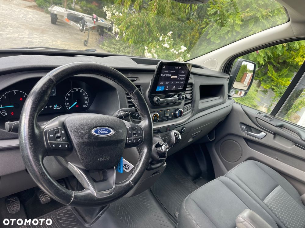Ford Custom - 9