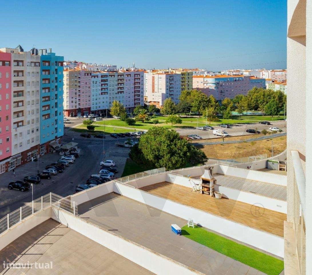 O Seu Novo Refúgio em Santa Marta do Pinhal: Modernidade com Entrega e - Grande imagem: 3/17