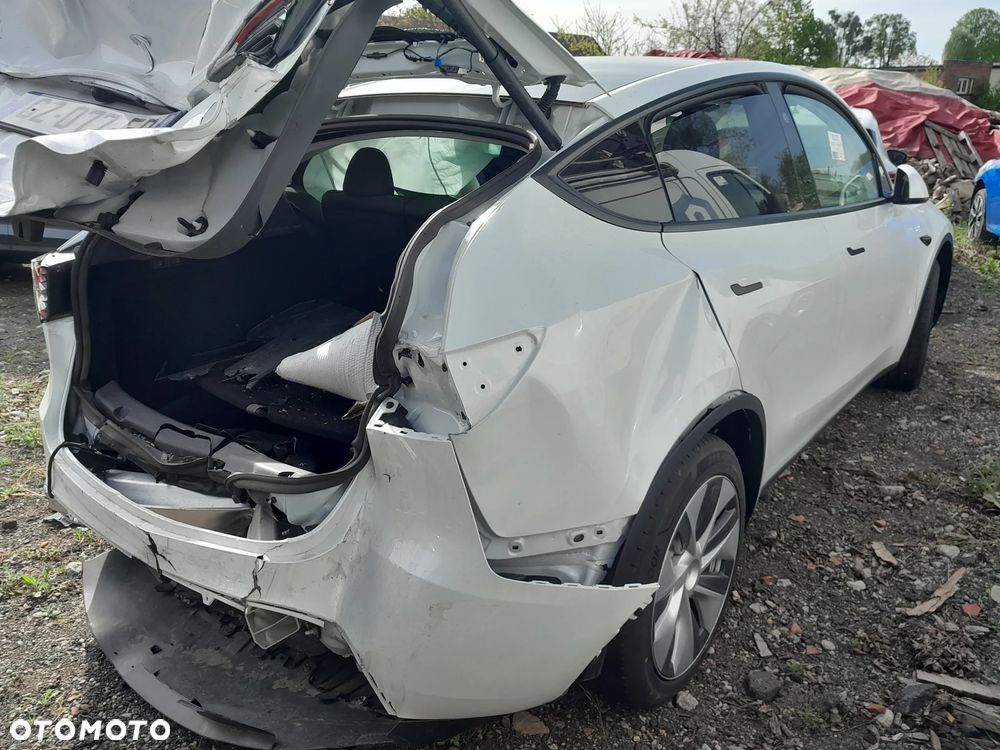 Tesla Model Y RWD - 6