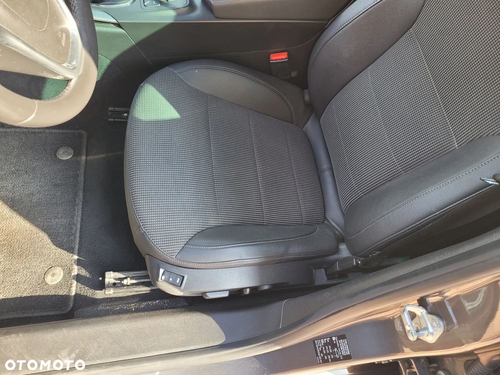 Opel Insignia 1.6 Turbo Sports Tourer Cosmo - 10