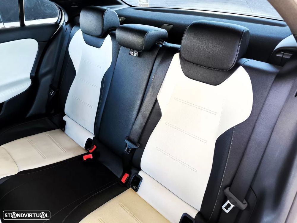 Mercedes-Benz A 180 Limousine d AMG Line - 24