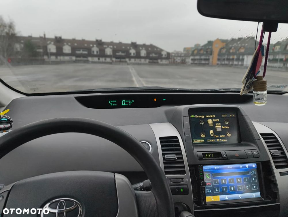 Toyota Prius - 13