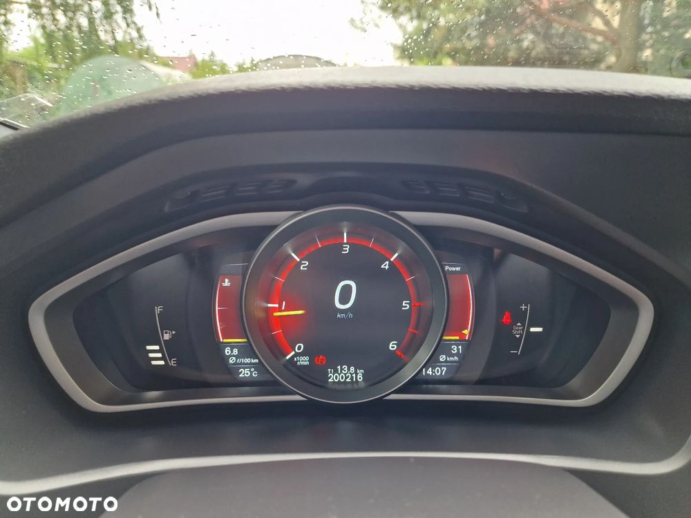 Volvo V40 D2 Drive-E R-Design Kinetic - 30