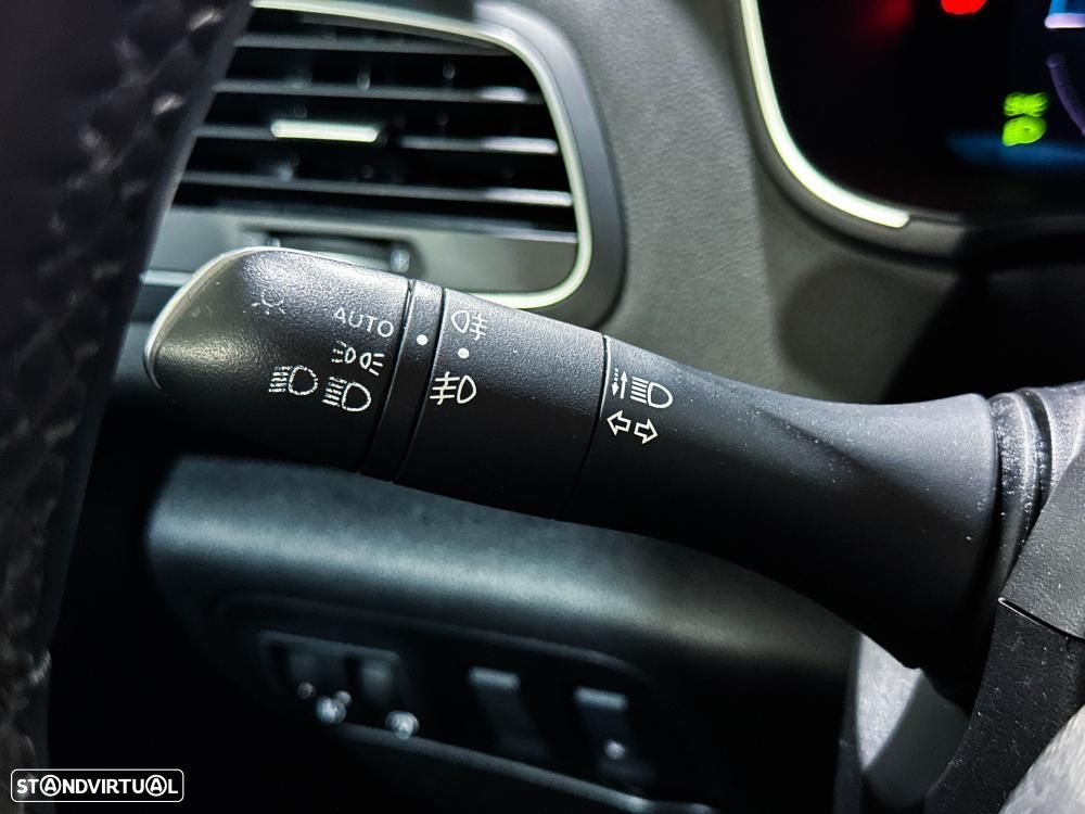 Renault Mégane 1.6 Plug-In Limited - 29