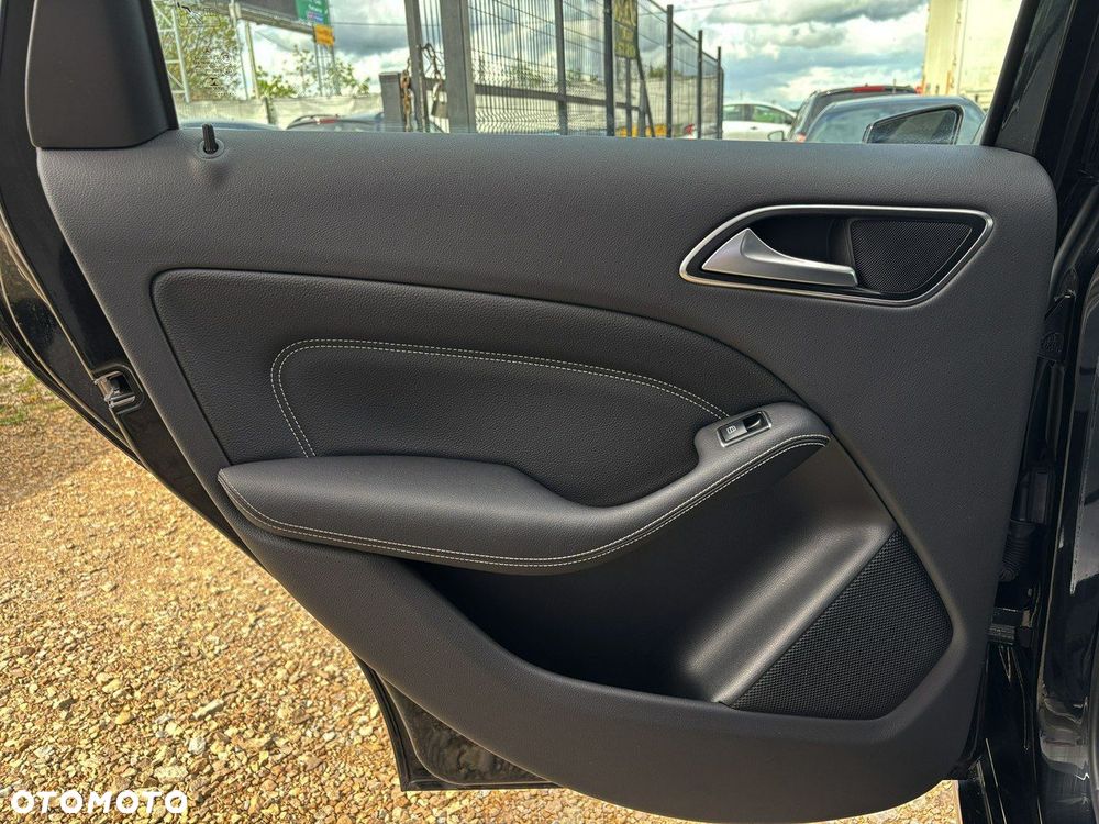 Mercedes-Benz Klasa B 200 7G-DCT UrbanStyle Edition - 19