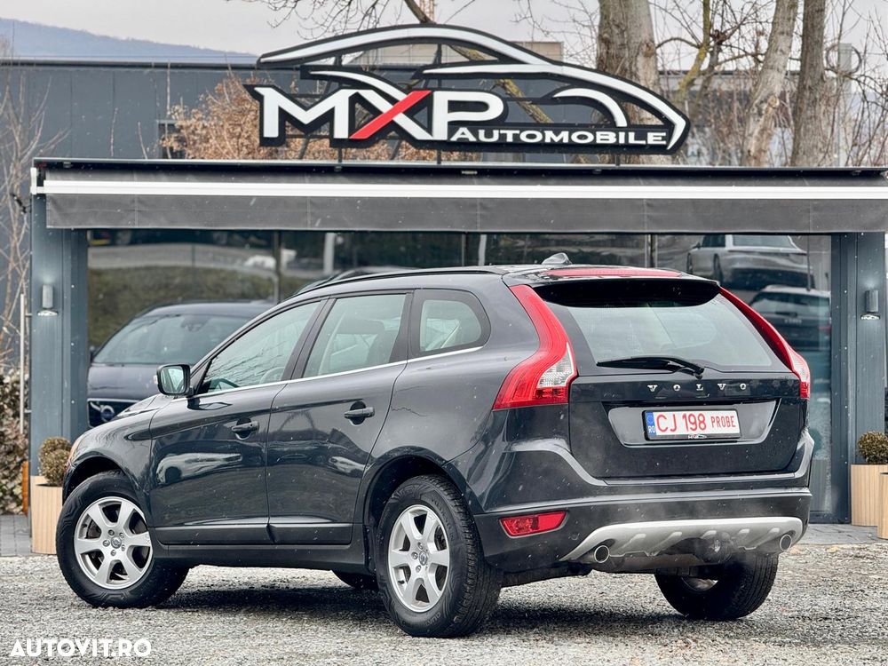 Volvo XC 60 D5 AWD Aut. Momentum - 3