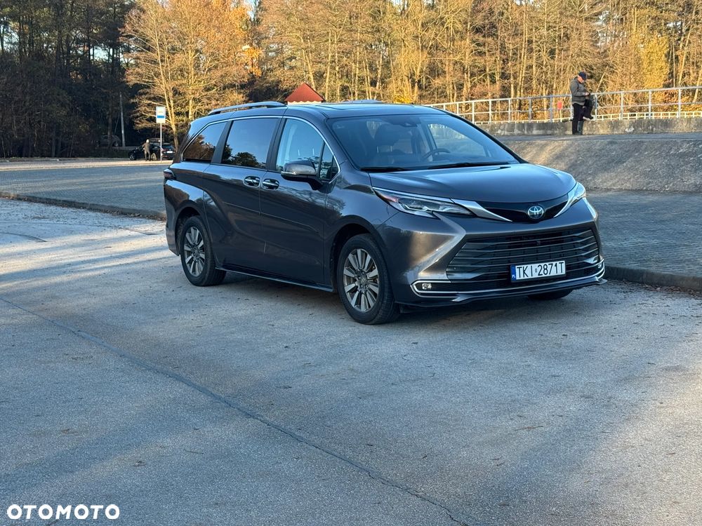 Toyota Sienna - 7