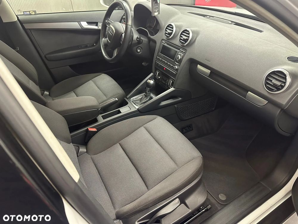 Audi A3 Sportback 1.6 TDI DPF Attraction S tronic - 12