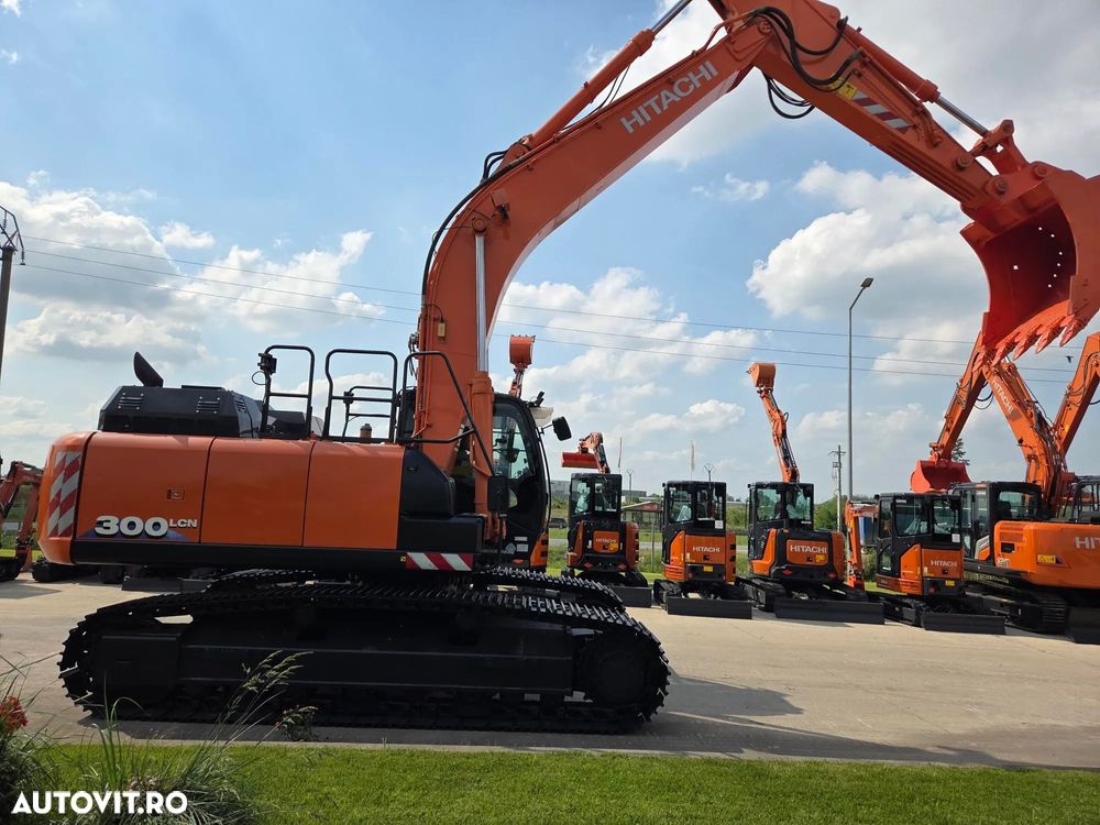 Hitachi ZX300LCN-6, 2019, 8.944h, cupa NOUA 1,8mc, 31,6tone, Ad sapare 7,5m, latime 3m, camere spate si laterale, inst picon si rotire pe brate, consum mediu 19,6l, lant 90% ok doar 721h deplasare, avertizare antirasturnare, posibl leasing-PROMOTIE 93.900Eur - 6