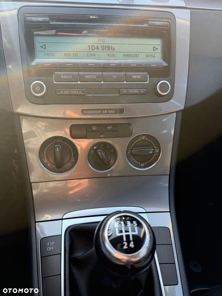 Volkswagen Passat 2.0 TDI DPF Highline - 17