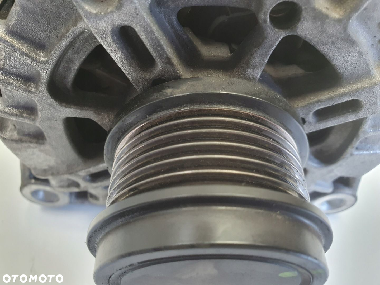 Volvo V70 III 1.6 D D2 ALTERNATOR valeo 30659390 150A - 4