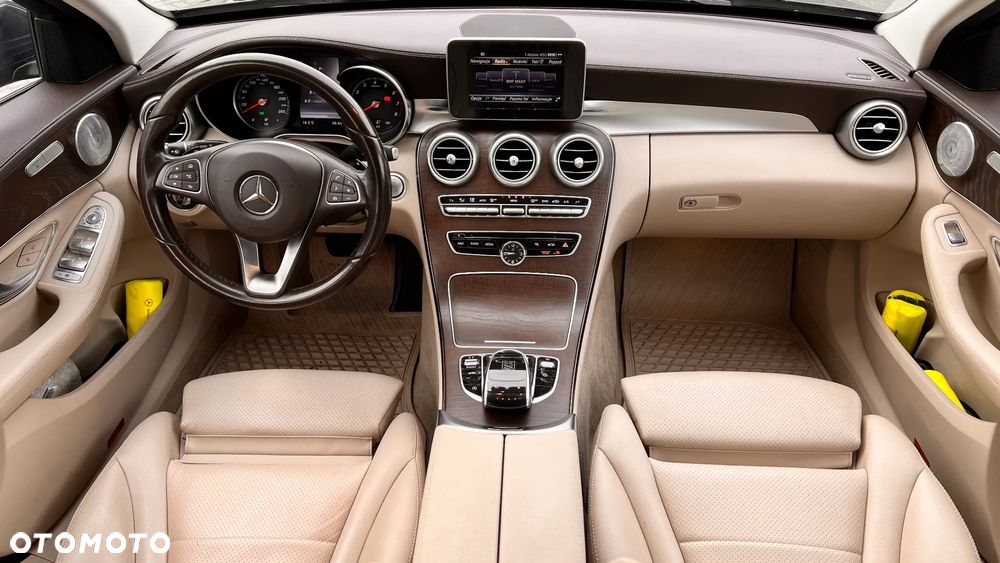Mercedes-Benz Klasa C 200 4-Matic 7G-TRONIC - 19