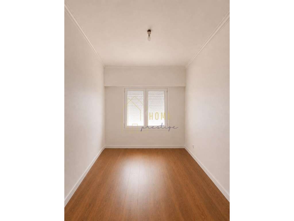 Apartamento T2 Remodelado na Amora (Seixal) - Grande imagem: 5/9