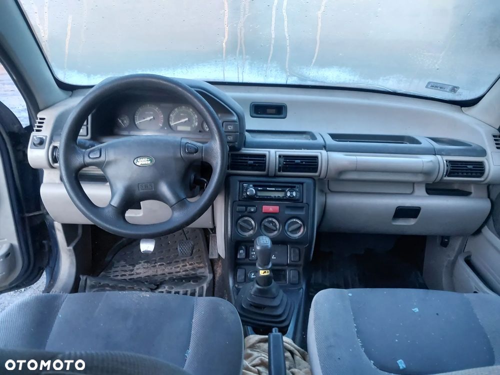 Land Rover Freelander I silnik 2.0 diesel T4D M47 drzwi maska klapa zderzak błotnik 644 mechanizm szyby alufelgi zwrotnica dyfer skrzynia biegów wał nadkole listwa szyberdach panel fotel maglownica sterownik zegary hak holowniczy sprężarka klimatyzacji wspomagania CAŁY NA CZĘŚCI WSZYSTKIE CZĘŚCI - 16