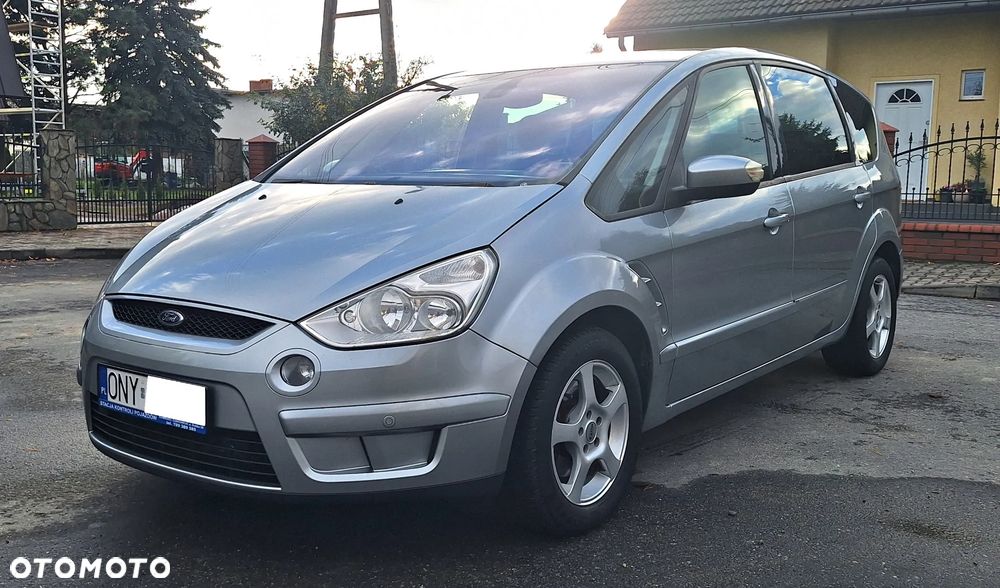 Ford S-Max - 11
