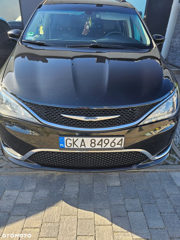 Chrysler Pacifica - 4