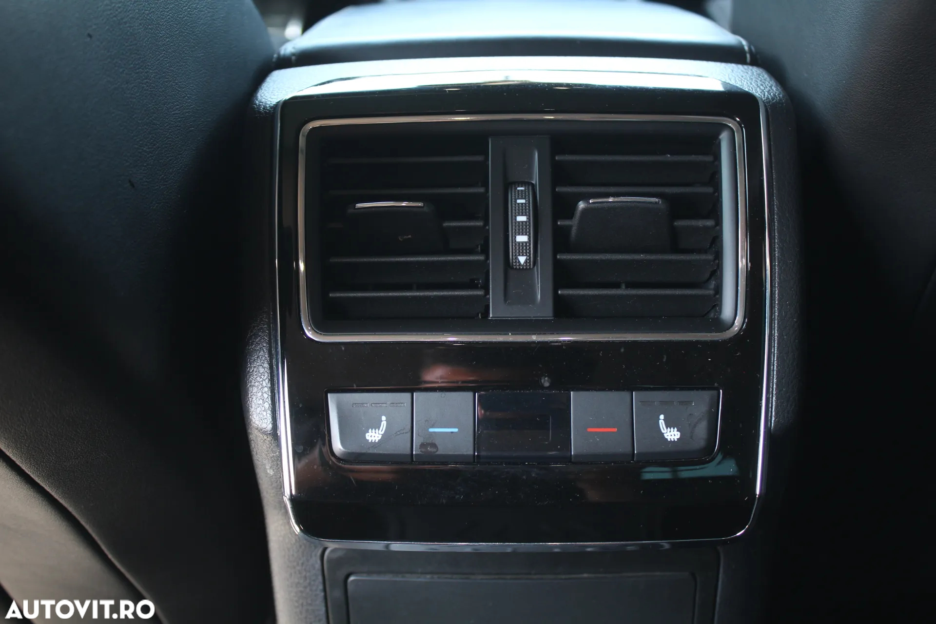 Skoda Superb 2.0 TSI 4X4 DSG Sportline - 25