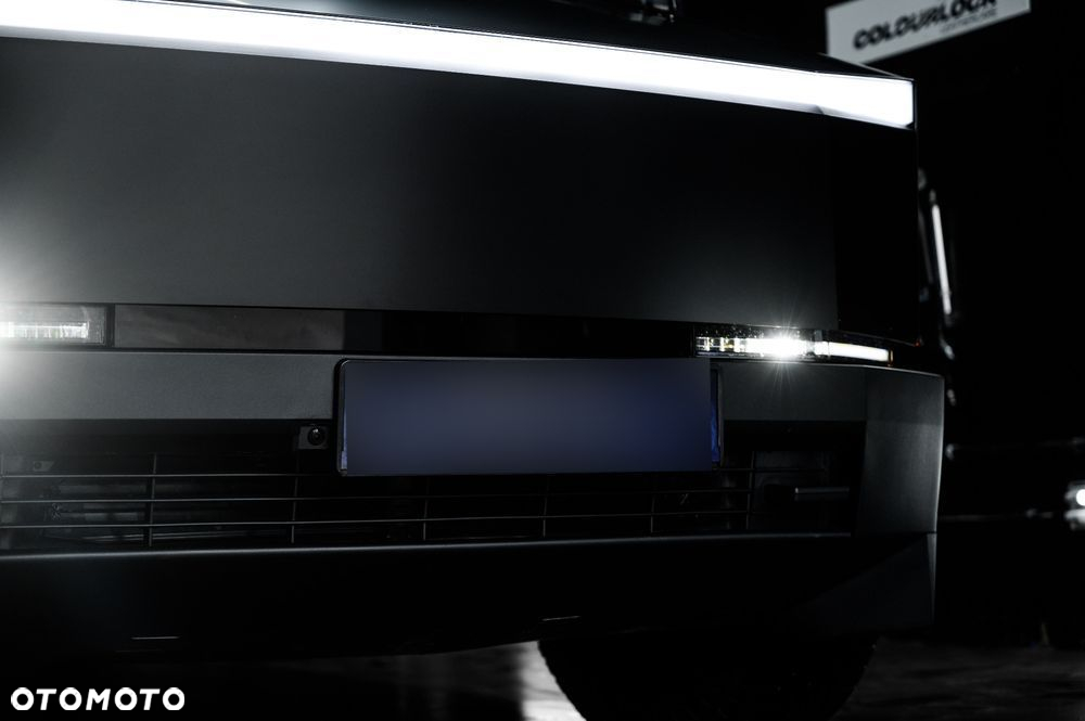 Tesla Cybertruck - 19